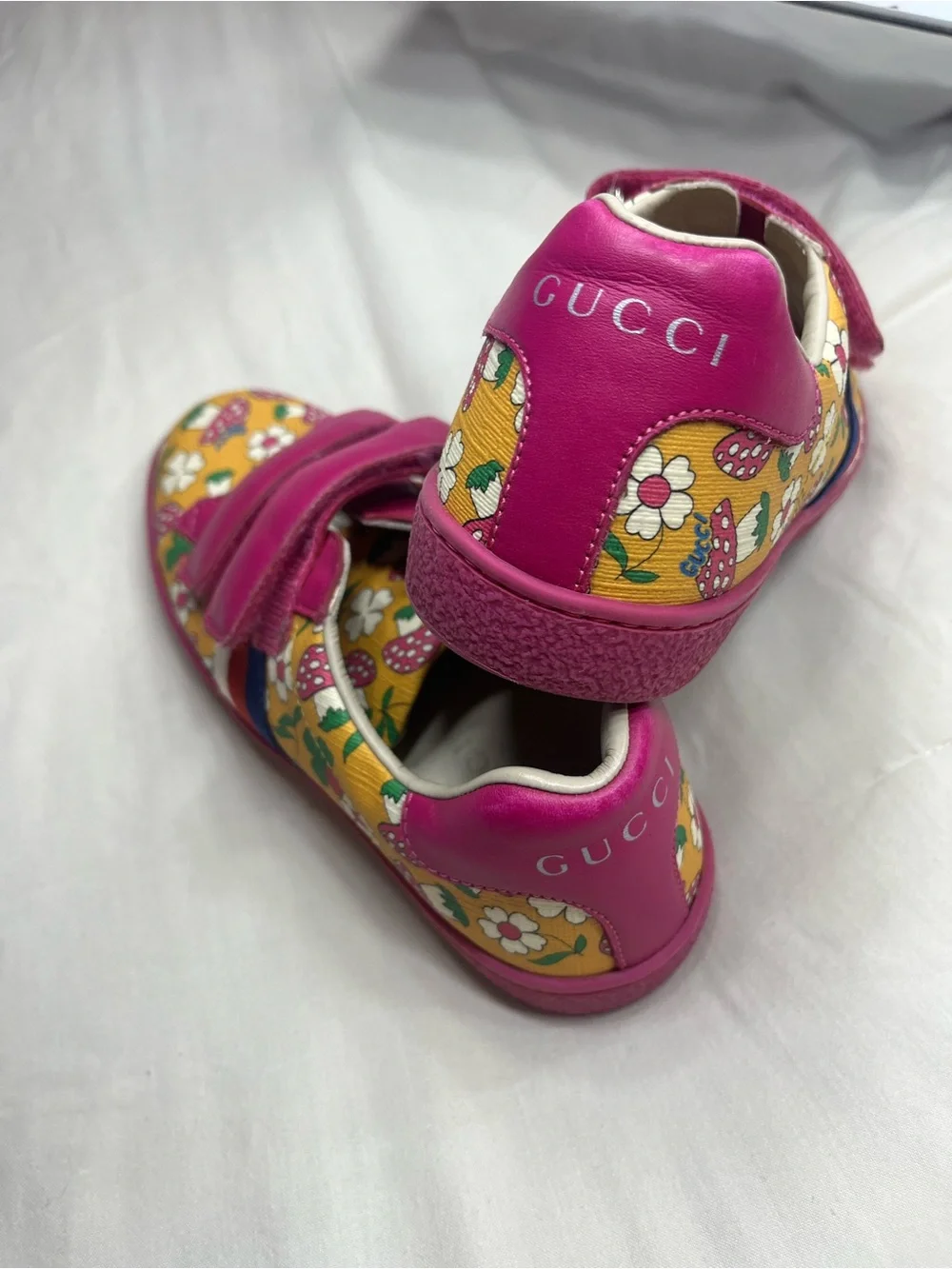 Gucci Kids Pink and Yellow Mushroom Floral Velcro Sneakers